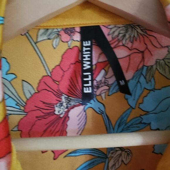 Floral blouse - Picture 3 of 3